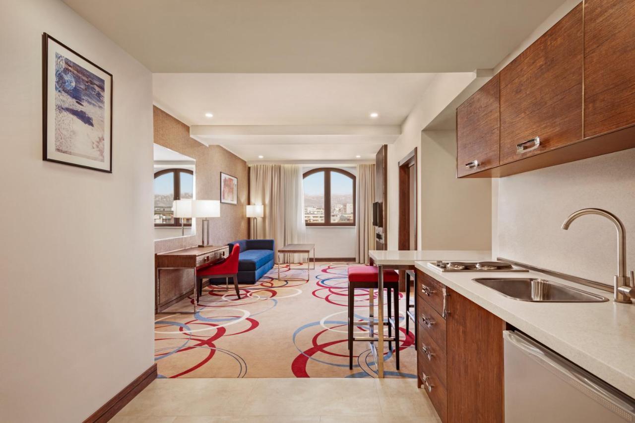 Ramada Hotel & Suites By Wyndham Yerevan Luaran gambar