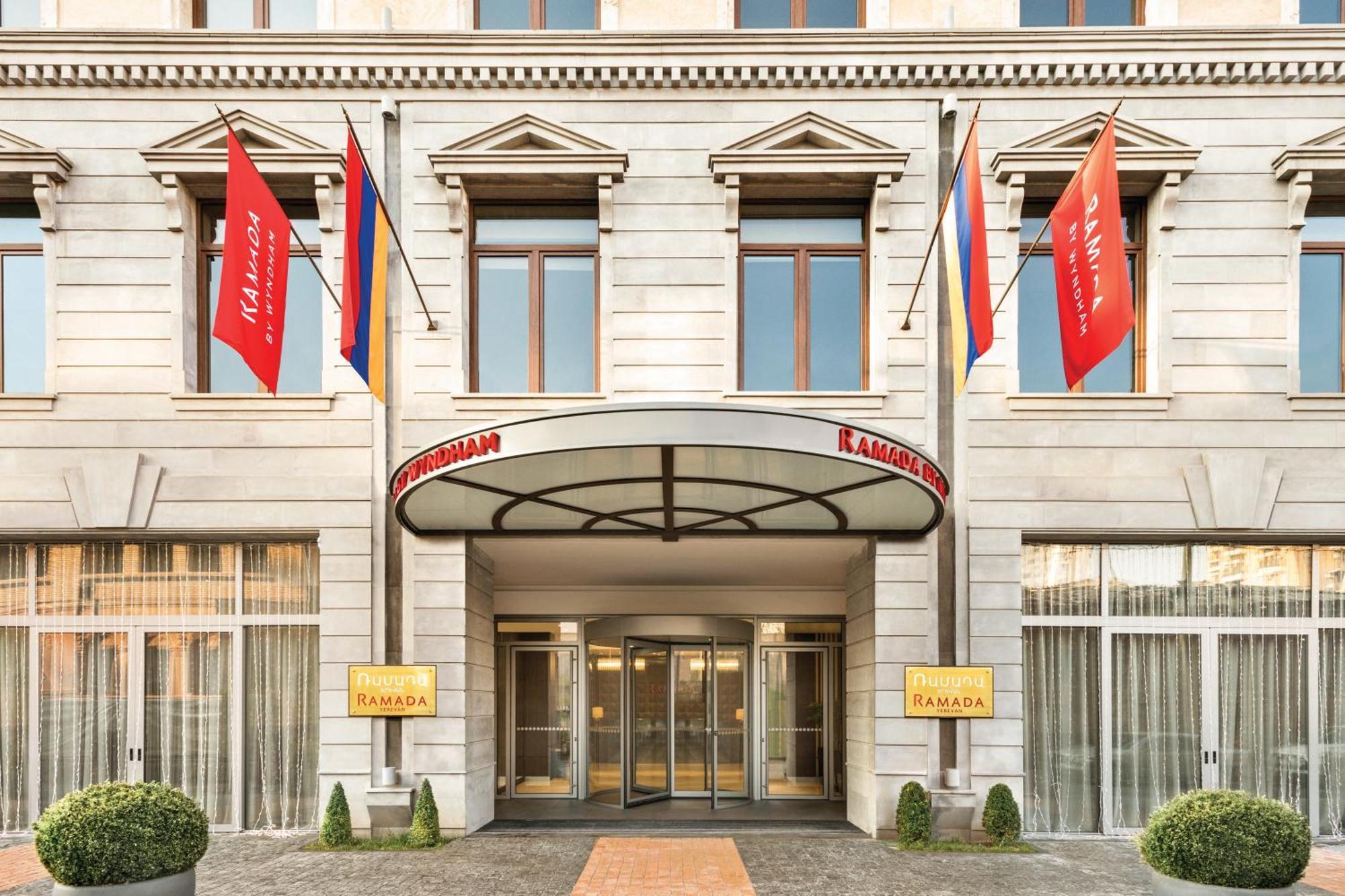 Ramada Hotel & Suites By Wyndham Yerevan Luaran gambar