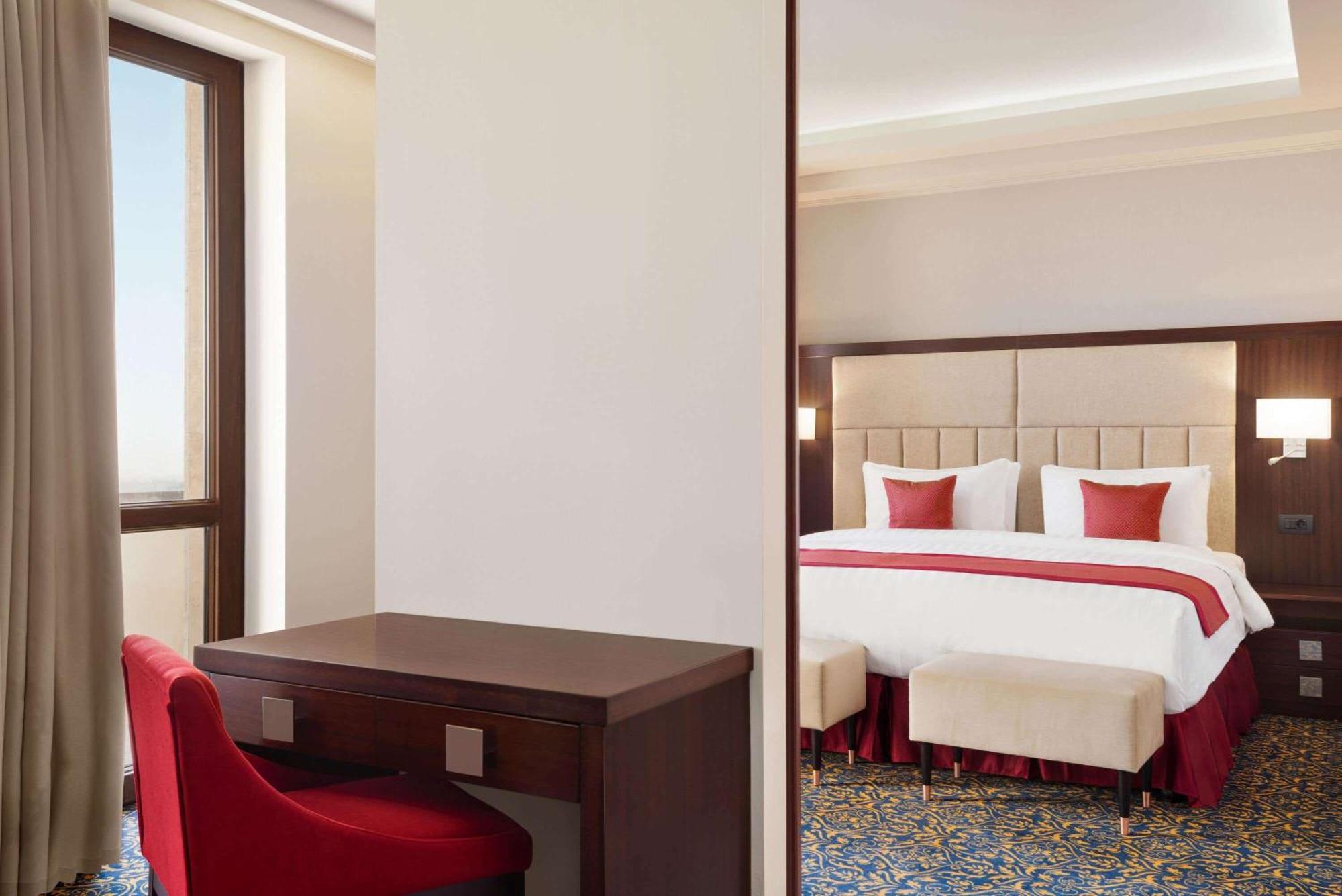 Ramada Hotel & Suites By Wyndham Yerevan Luaran gambar