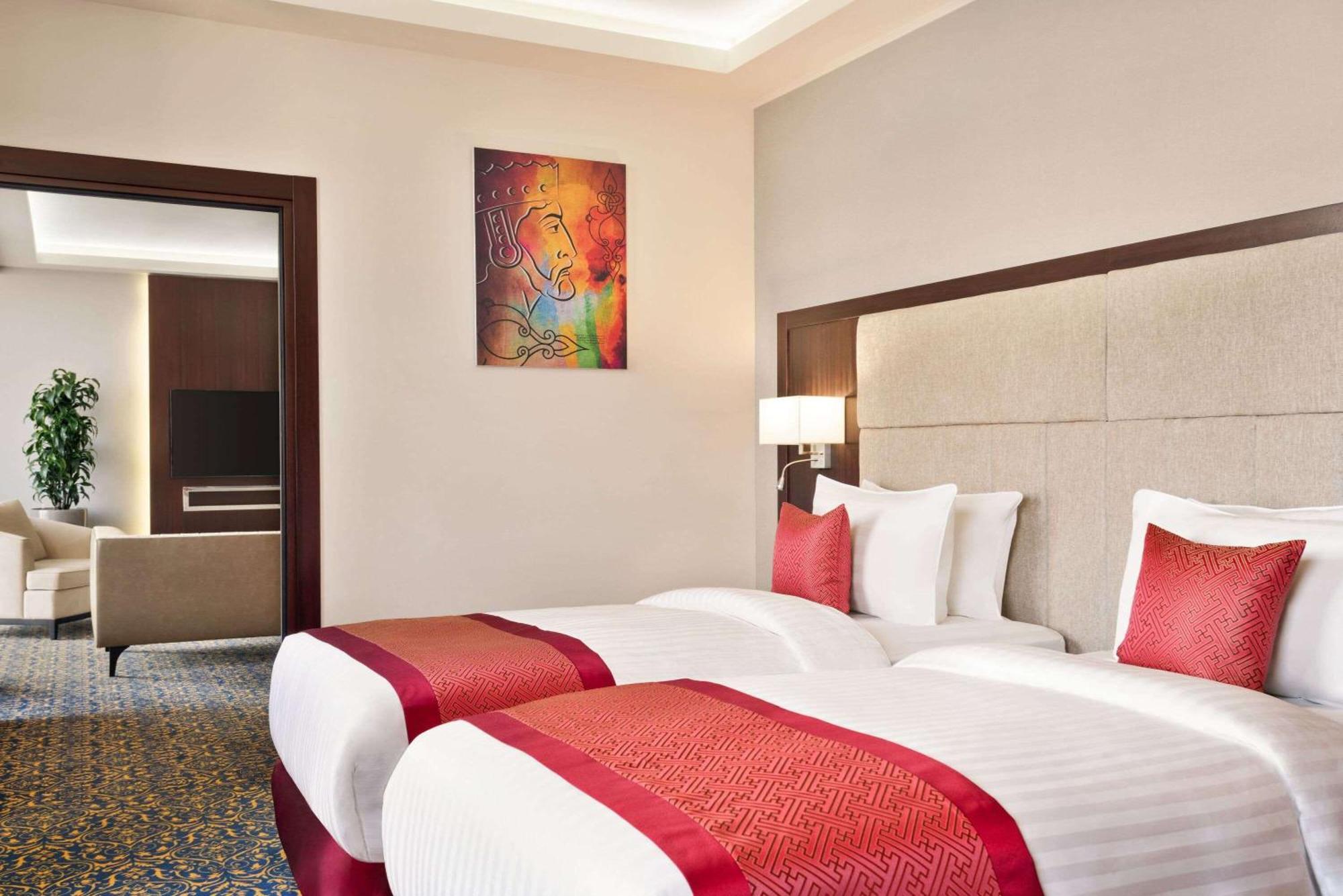 Ramada Hotel & Suites By Wyndham Yerevan Luaran gambar