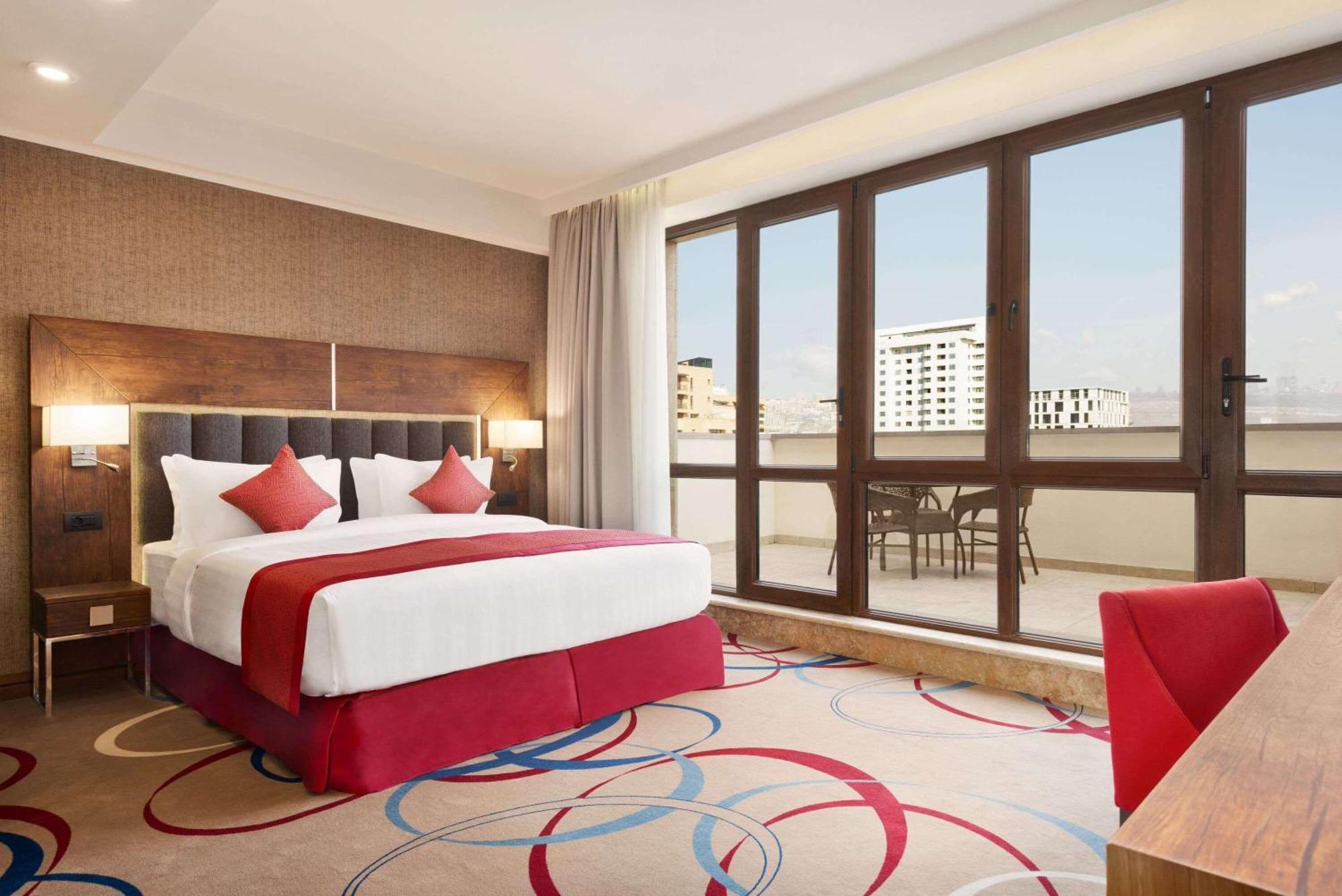 Ramada Hotel & Suites By Wyndham Yerevan Luaran gambar