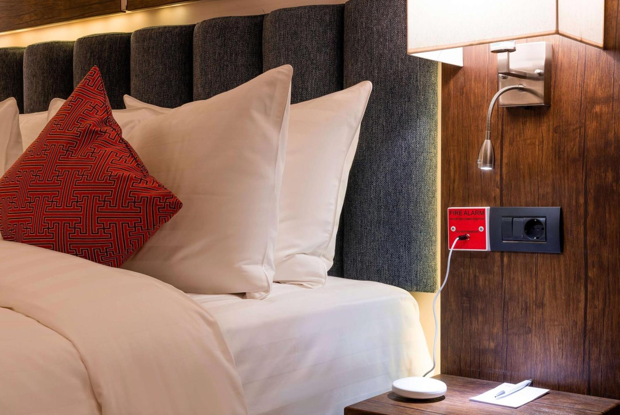 Ramada Hotel & Suites By Wyndham Yerevan Luaran gambar
